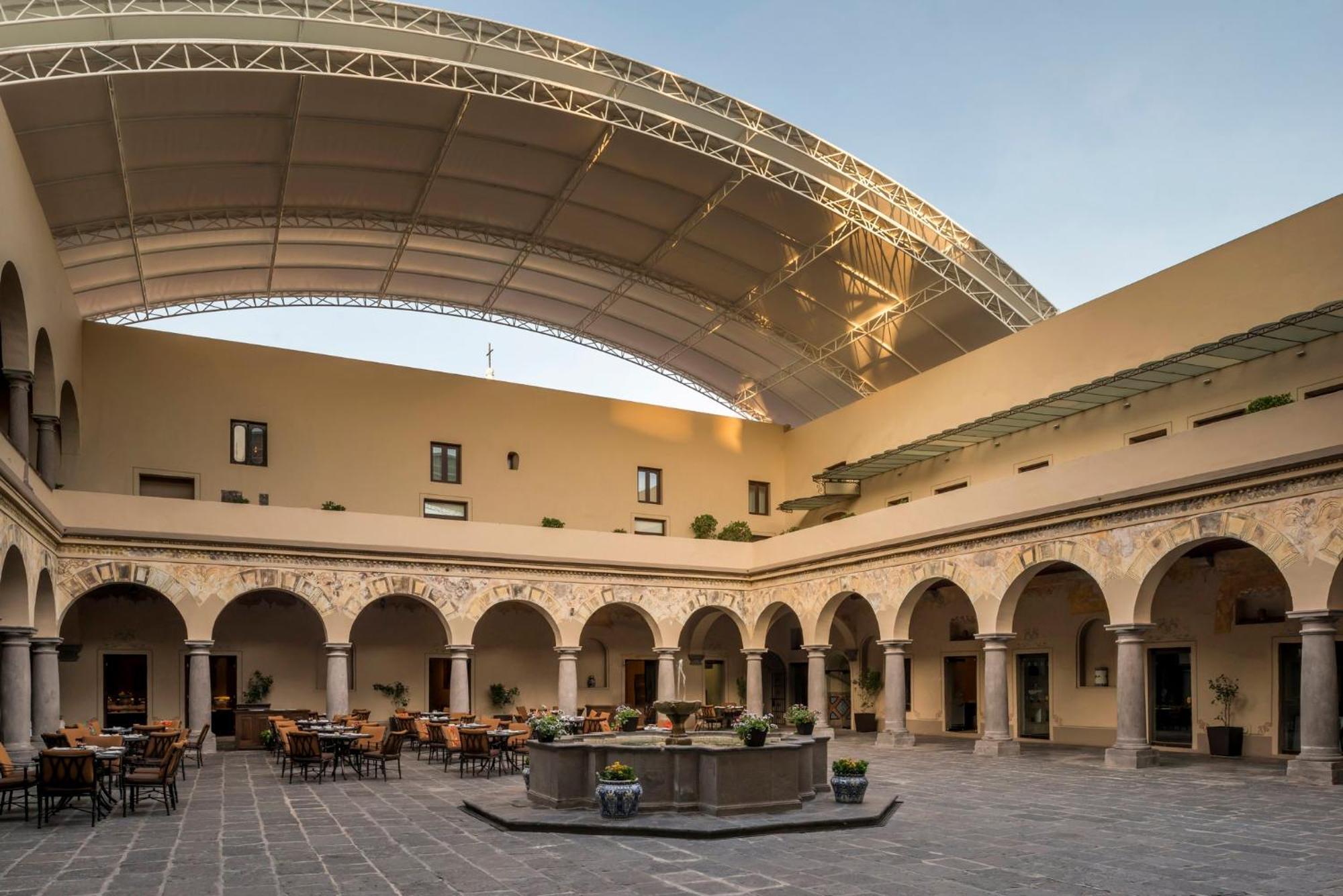 Quinta Real Puebla Hotel Exterior foto The courtyard of the hotel